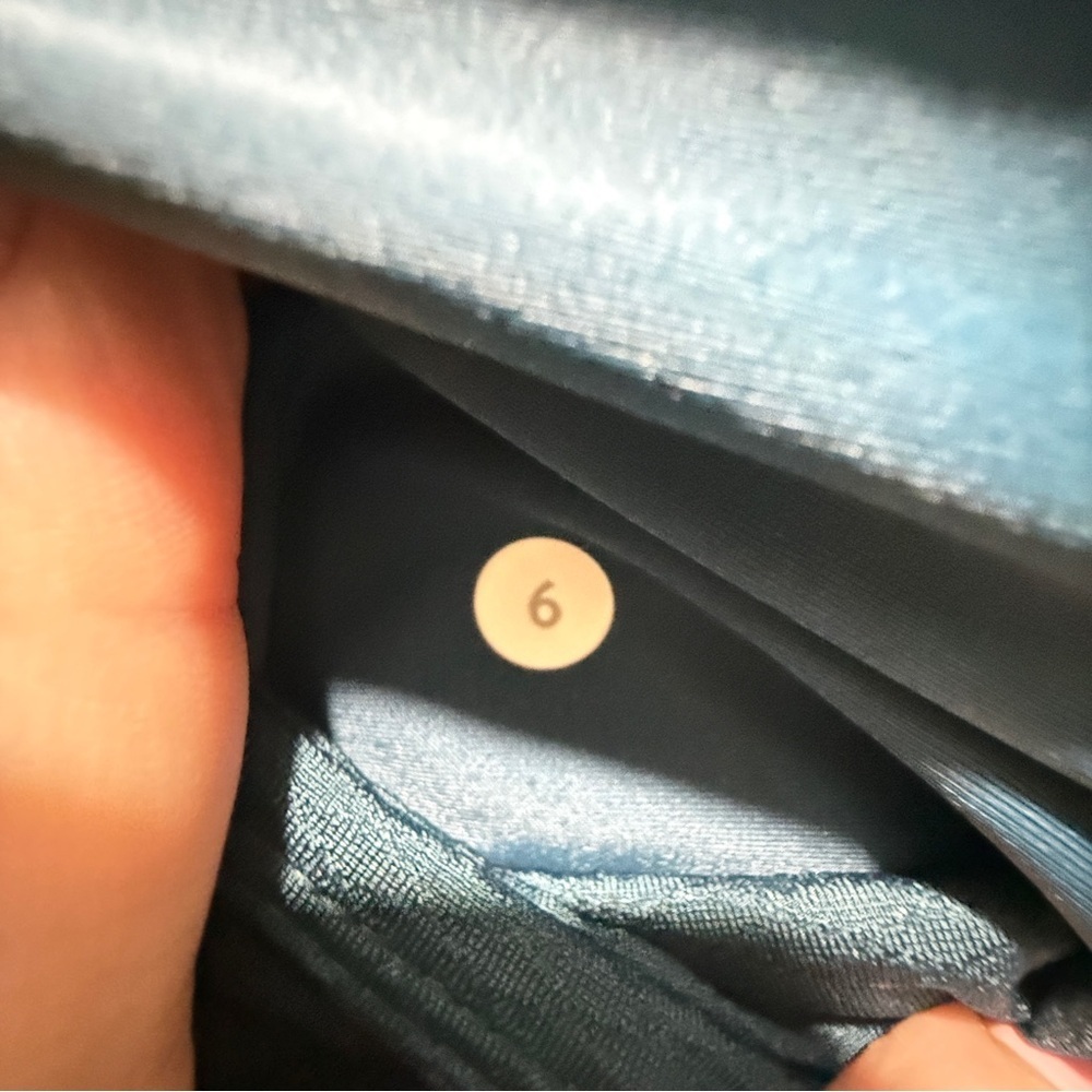 Lululemon Clip In Bike Short - Heathered Textured Lotus - Picture 5 of 5